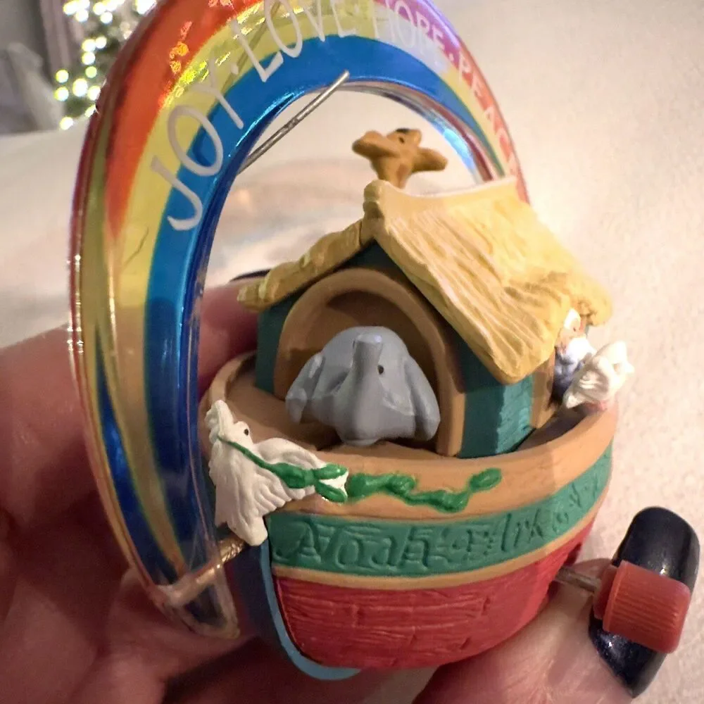 1991 Noahs Ark Hallmark Ornament Windup Motion Rainbow Joy Love Hope Peace VTG